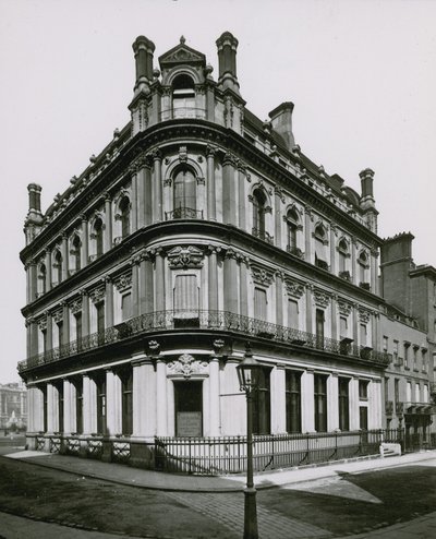 Gesamtansicht der Union Bank of London von English Photographer